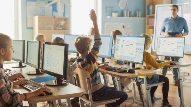 Criação de uma Escola de Tecnologia com Lovable